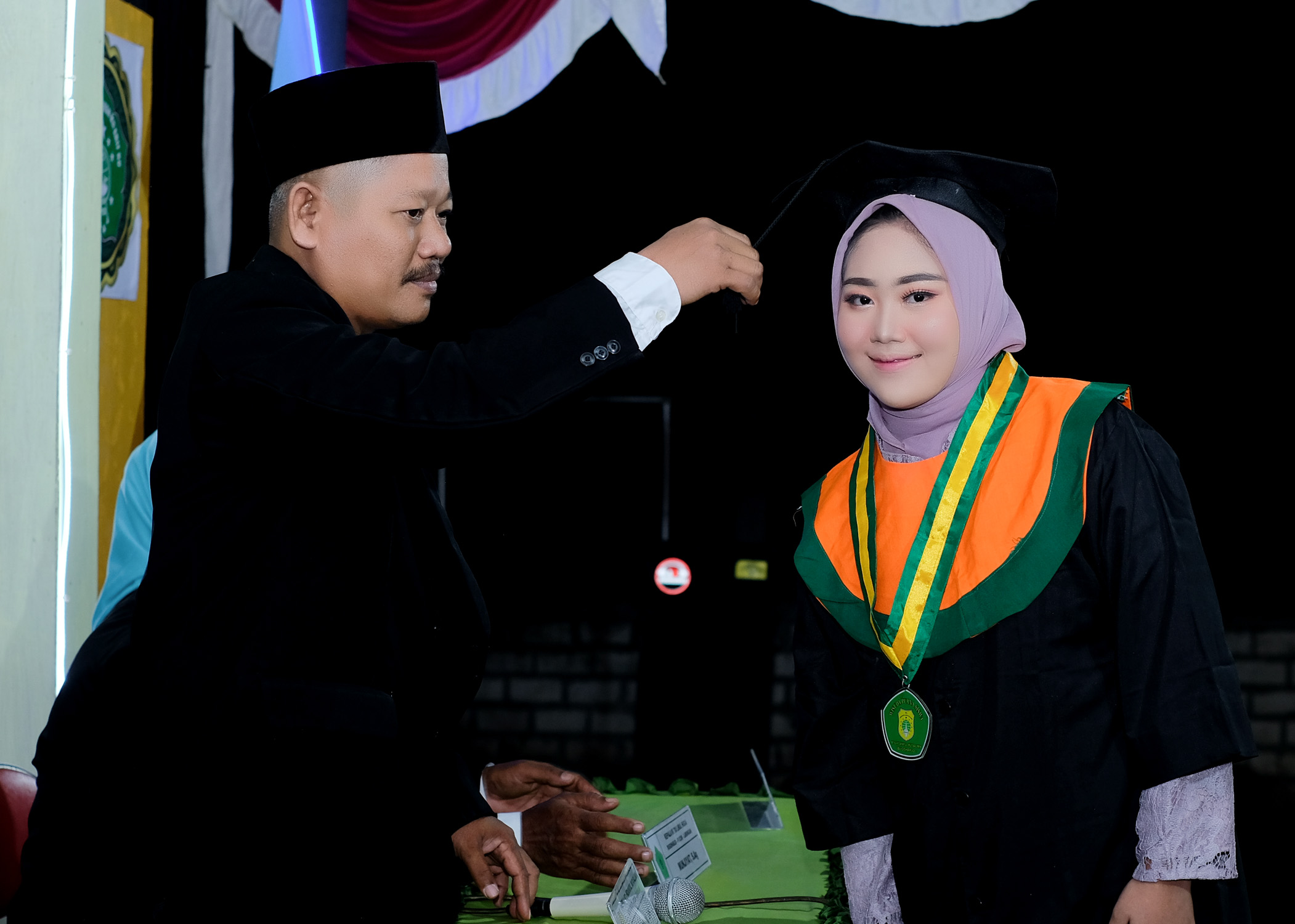 Galeri wisudawan